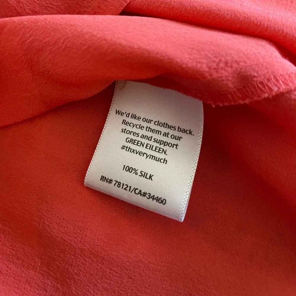 EILEEN FISHER Silk V Neck Short Collar Sleeveless Blouse